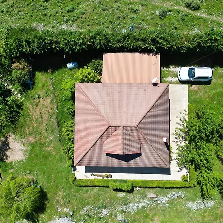 Vila Eli Gjirokaster