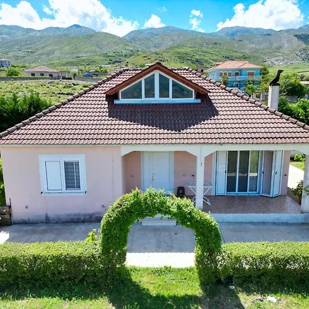Vila Eli Gjirokaster